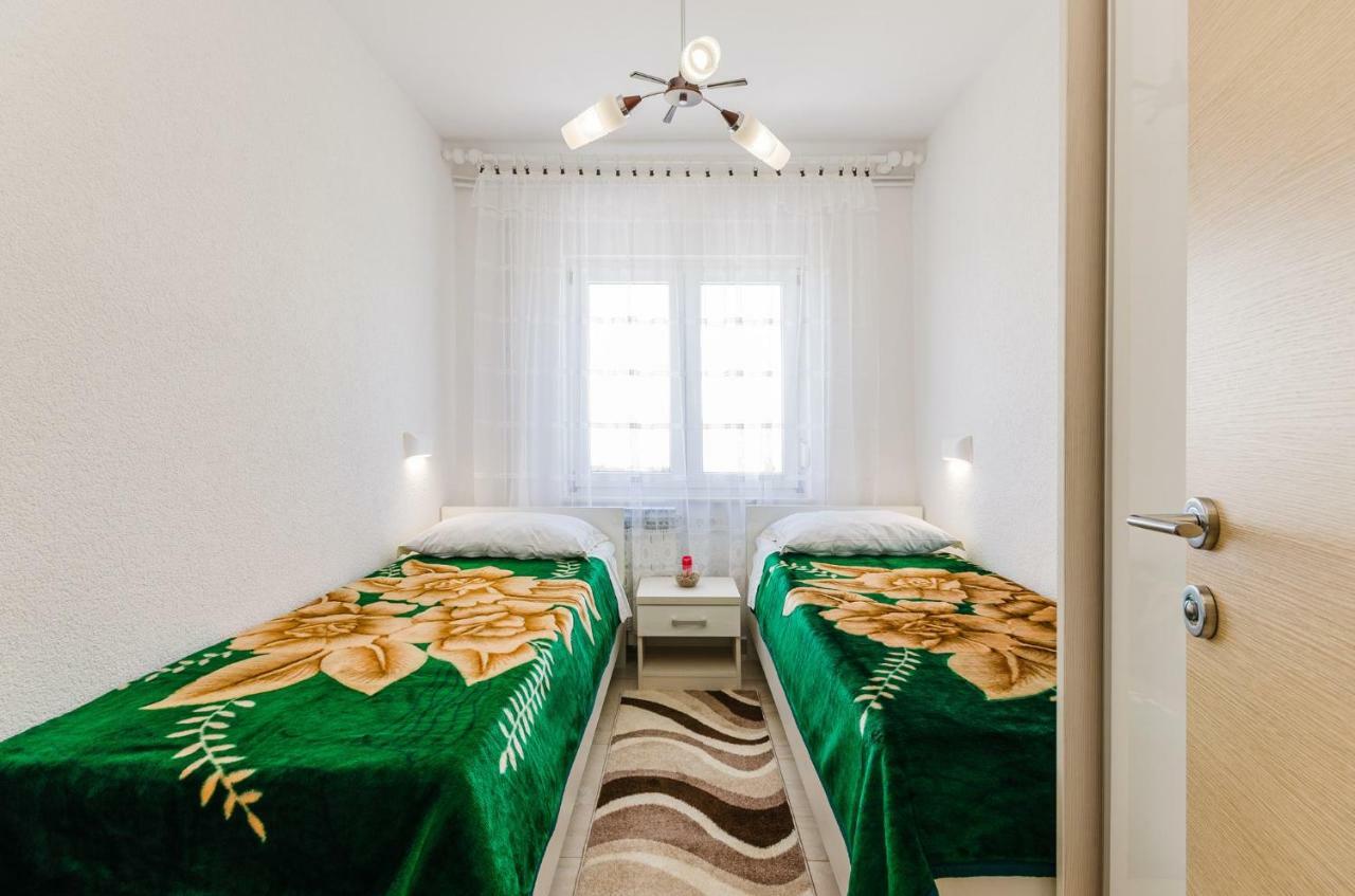 Apartment In Novi Vinodolski 15274 Povile Eksteriør billede