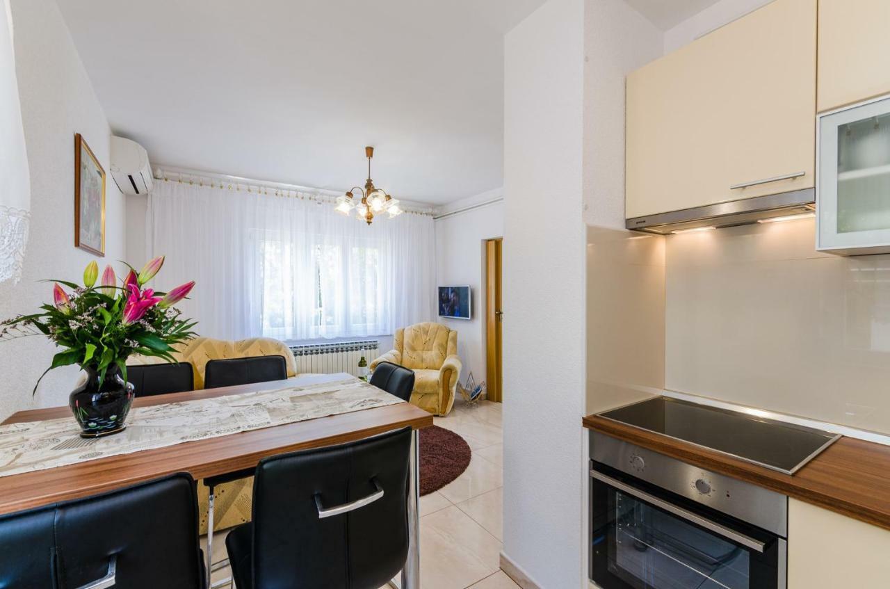 Apartment In Novi Vinodolski 15274 Povile Eksteriør billede